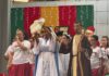 CELEBRAÇÃO NATALINA COM PRESENÇA DO PAPAI NOEL ENCANTA ALUNOS DA APAE