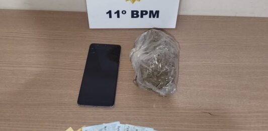 PM prende homem por tráfico de drogas e adulteração de veículo; ação termina também com mulher presa por agressão