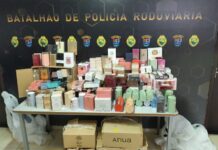 Polícia Rodoviária apreende mercadorias contrabandeadas avaliadas em R$ 25 mil na PR-317 em Peabiru