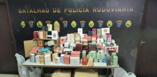 Polícia Rodoviária apreende mercadorias contrabandeadas avaliadas em R$ 25 mil na PR-317 em Peabiru