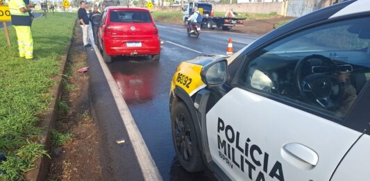 Capotamento na PR-317 deixa passageira ferida e motorista sai ileso