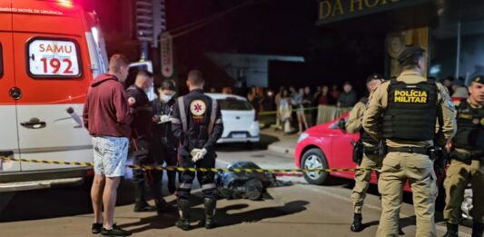 Homem é assassinado com vários tiros no centro de Campo Mourão