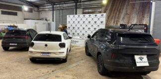 Receita Federal e Polícia Federal apreendem 132 iPhones e 600 ampolas de Tirzepatida em operação conjunta na PR-317, em Floresta