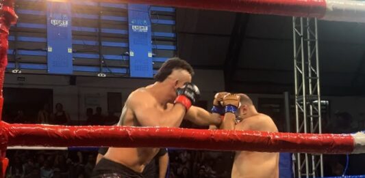 Jhon Lyon vence luta por nocaute, mas diz que o maior desafio é conseguir apoio para grandes eventos do MMA