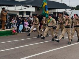 Polícia Militar comemora 172 anos com desfile e entrega de medalhas em Campo Mourão