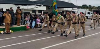 Polícia Militar comemora 172 anos com desfile e entrega de medalhas em Campo Mourão