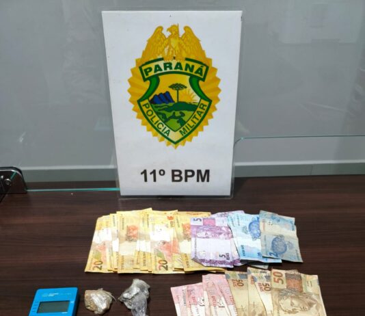 Polícia apreende crack, maconha, dinheiro e máquina de cartão durante ação contra o tráfico em Peabiru