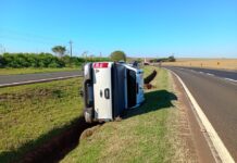 Caminhonete tomba na PR-317 entre Sertãozinho e Engenheiro Beltrão