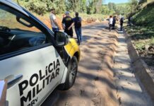 Caminhão tomba e deixa motorista e adolescente mortos na PR-082, em Cidade Gaúcha