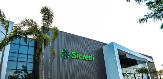 Sicredi Vale do Piquiri Abcd PR/SP alcança a marca de 300 mil associados