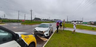 Colisão entre dois veículos deixa uma pessoa ferida na PR-558, em Campo Mourão