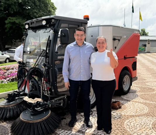 Engenheiro Beltrão adquire varredeira mecanizada e amplia eficiência da limpeza urbana