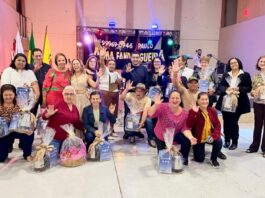 Baile Regional da Melhor Idade reúne centenas de pessoas de 13 municípios em Engenheiro Beltrão