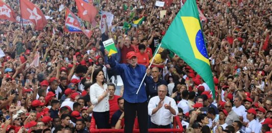 Lula cresce 26% no segundo turno em Terra Boa, mas Flávio Bolsonaro vence nas 41 seções eleitorais analisadas