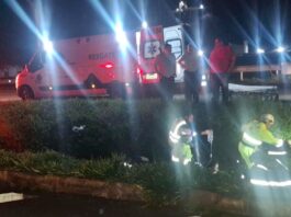 Colisão entre carro e motocicleta deixa uma pessoa ferida na rodovia PR-317