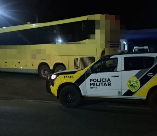 “Piratas do asfalto” assaltam ônibus na PR-317 e levam mercadorias de passageiros
