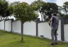 Prefeitura realiza serviços de manutenção no cemitério para Finados